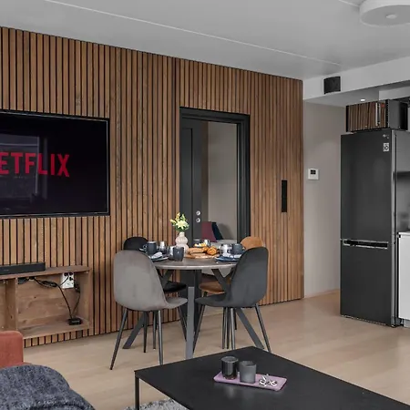 The Arctic Cityscape Apartamento